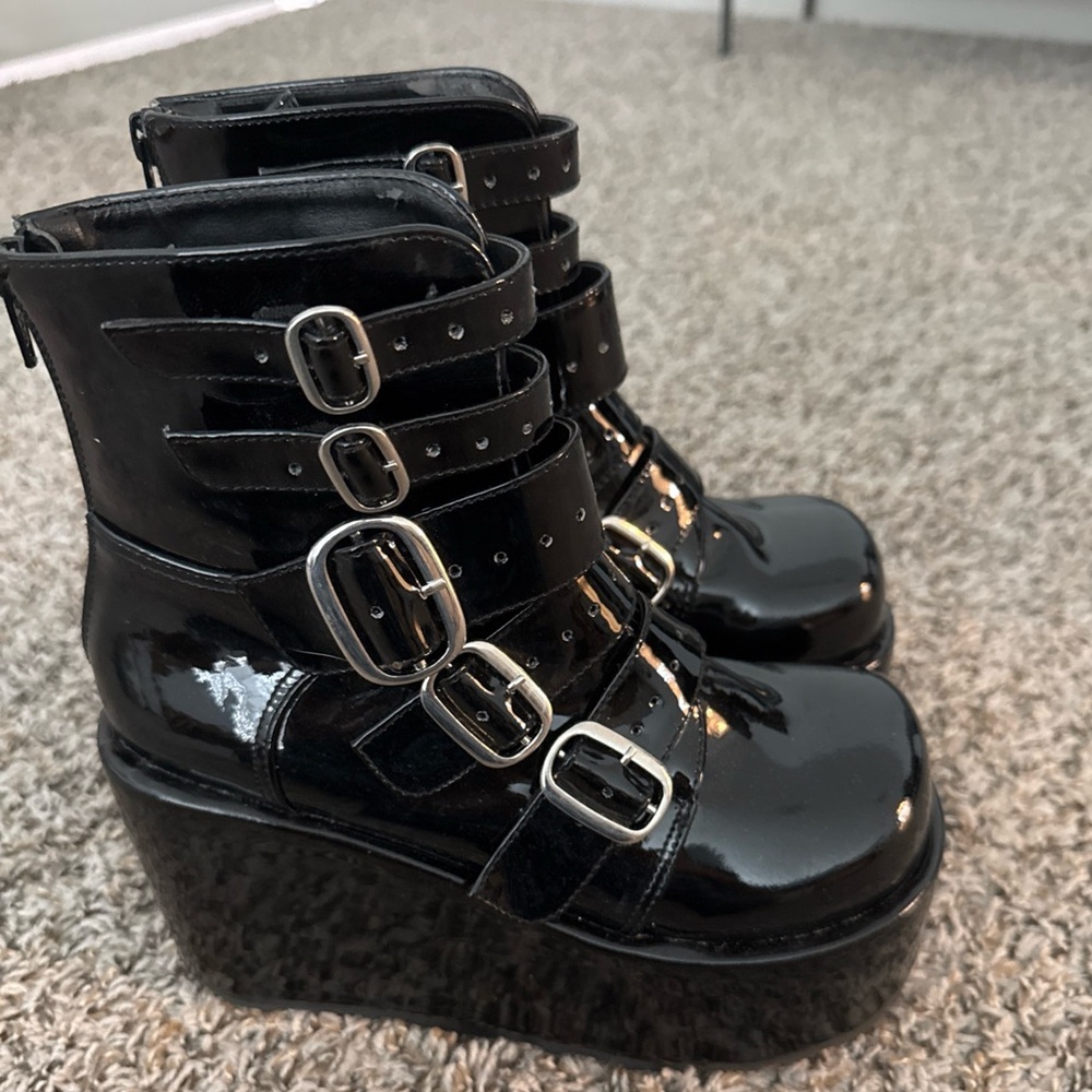 Demonia brand 5 1/2 inch platform combat boots
